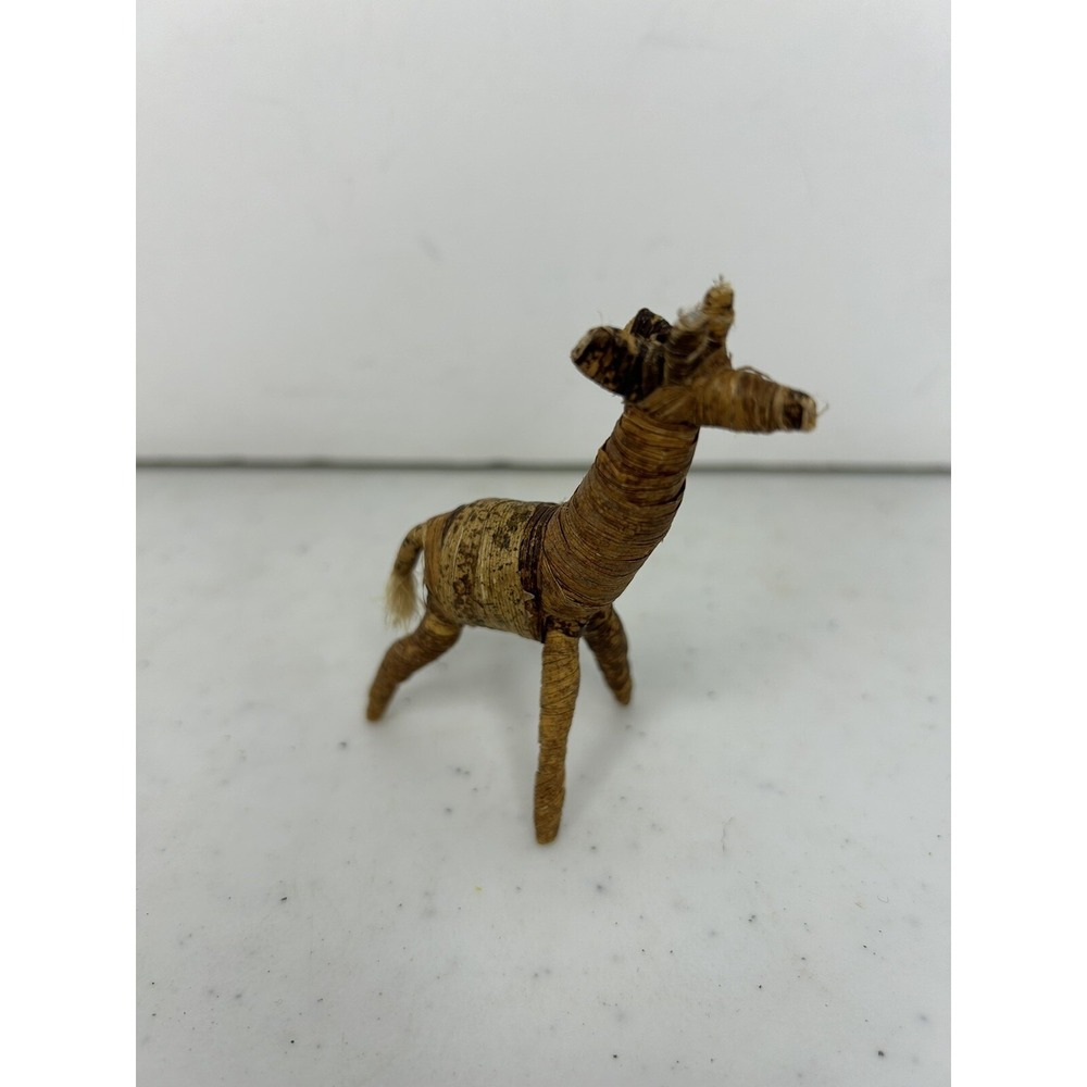 Handcrafted‎ Woven Reed Giraffe Folk Art Ornament Sculpture - Picture 2 of 5